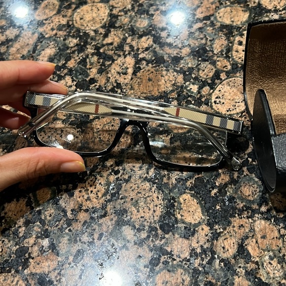 Burberry eyeglasses frame - Picture 5 of 6